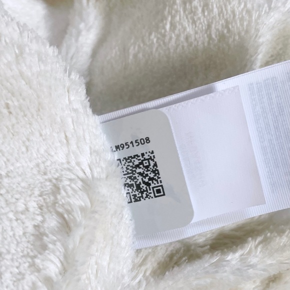 The North Face Women’s Purrl Stitch Earflap Beanie - Picture 7 of 7